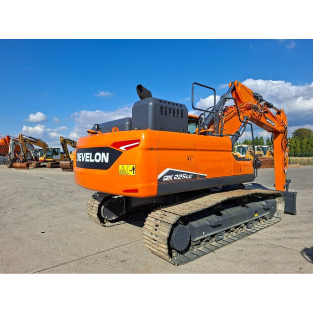 2023 Develon DX225LC-7-42471105