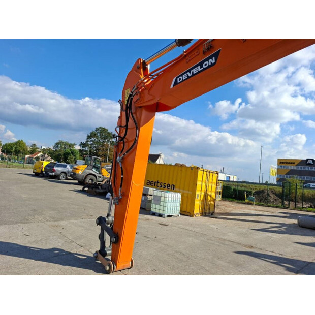 2023 Develon DX225LC-7-42471115