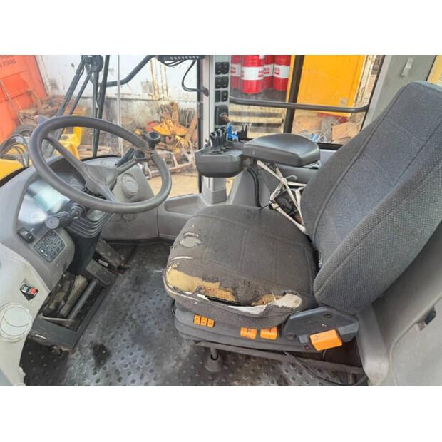 2012 فولفو L 120 G-42471142