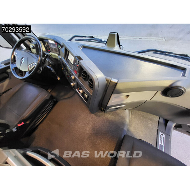 2017 Renault T520-42471490