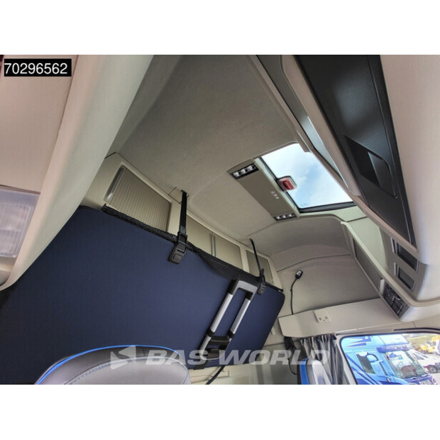 2023 فولفو FH500-42471721