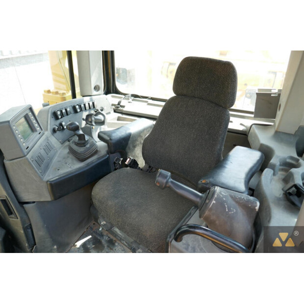 2015 Caterpillar D8T-42472140