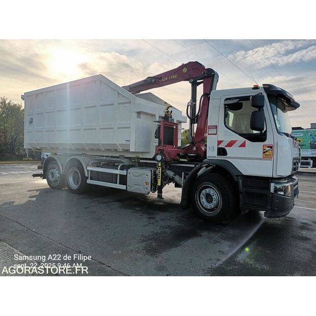 2024 رينو C-42486650