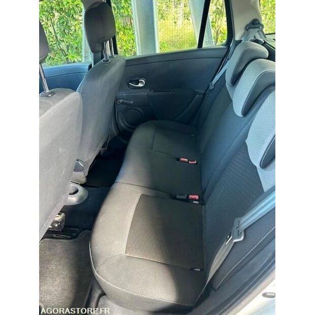 2010 Renault Clio-42487180