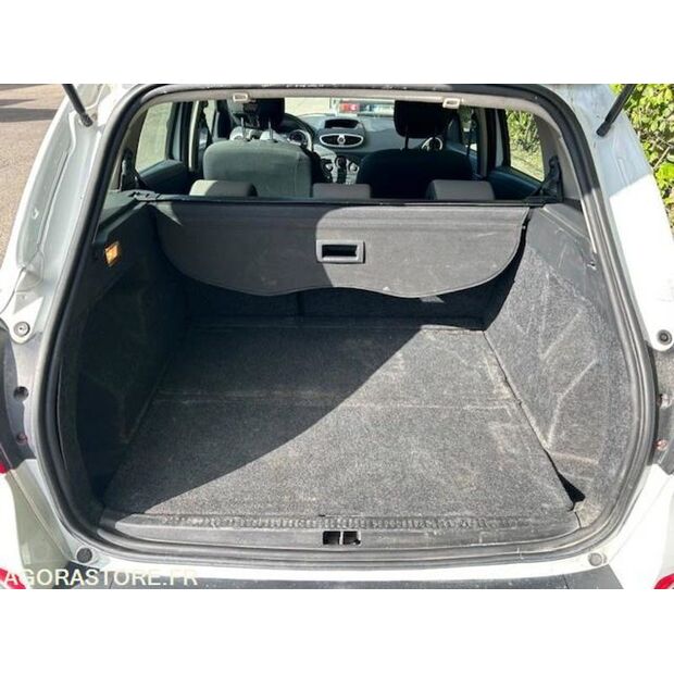2010 Renault Clio-42487181