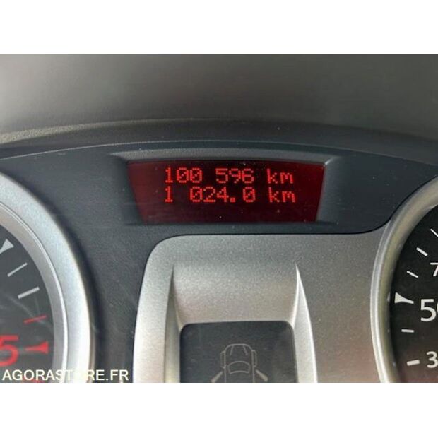 2010 Renault Clio-42487182