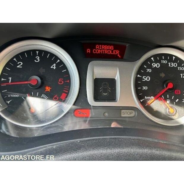 2010 Renault Clio-42487183