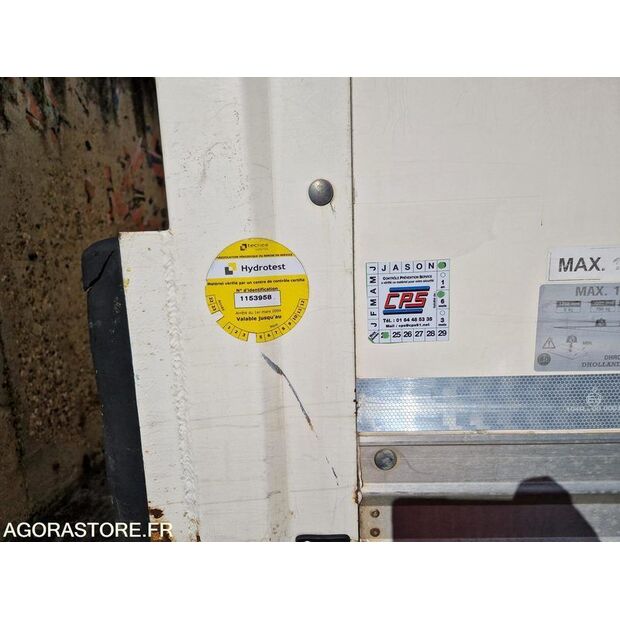 2018 رينو D-42487516