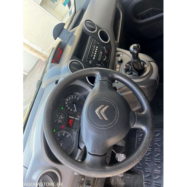 2016 Citroen BERLINGO-42488273