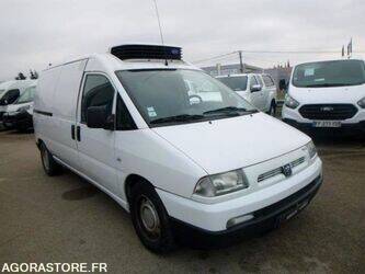 صورة ل شاحنات التي تسيطر عليها درجة الحرارة 2003 بيجو Expert