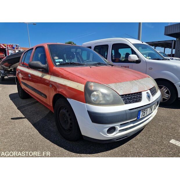 2003 Renault Clio-42489362