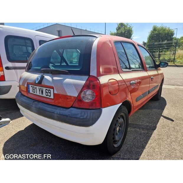 2003 Renault Clio-42489363