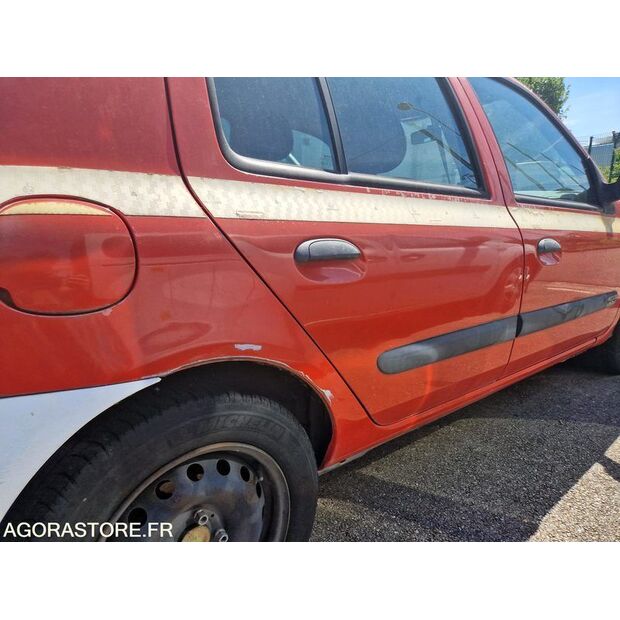 2003 Renault Clio-42489365