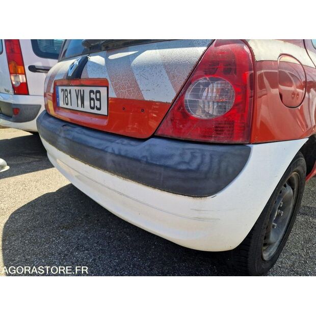 2003 Renault Clio-42489366