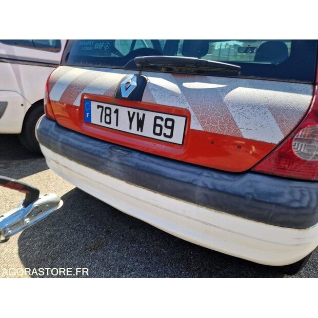 2003 Renault Clio-42489368