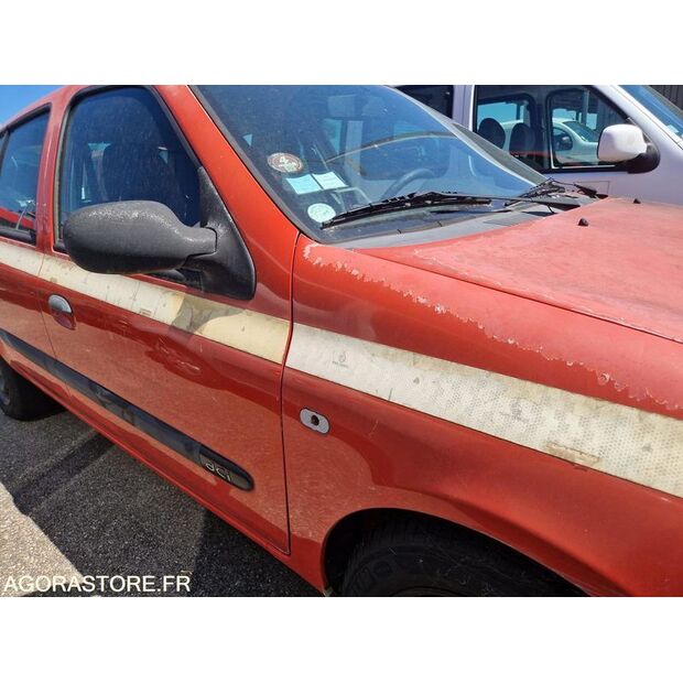 2003 Renault Clio-42489386