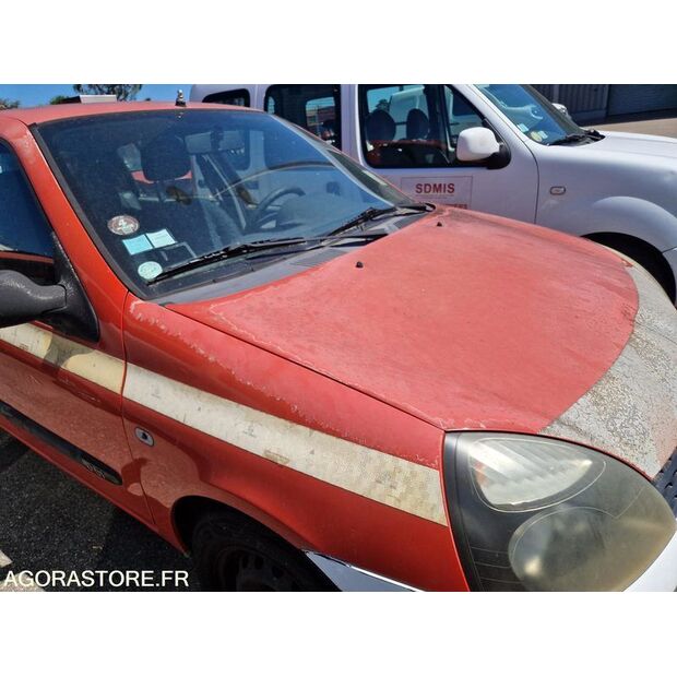 2003 Renault Clio-42489387
