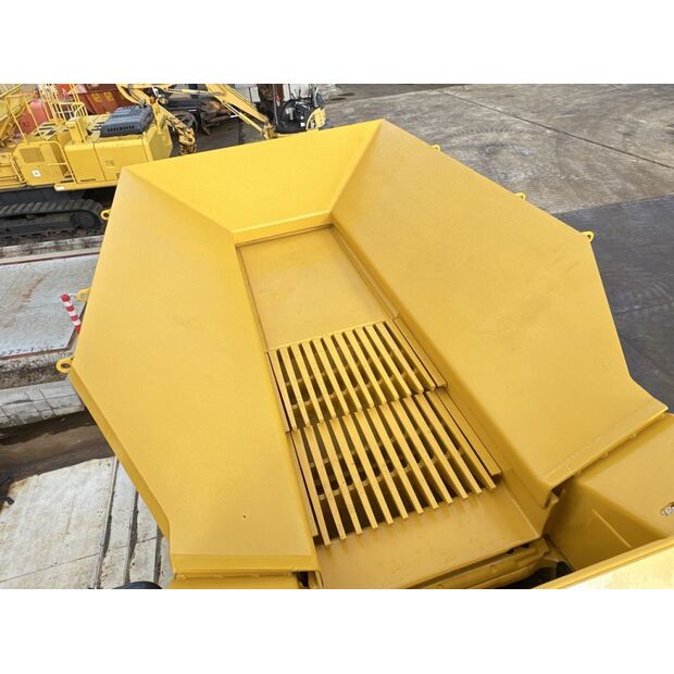 2006 Komatsu BR380JG-1E0-42489677