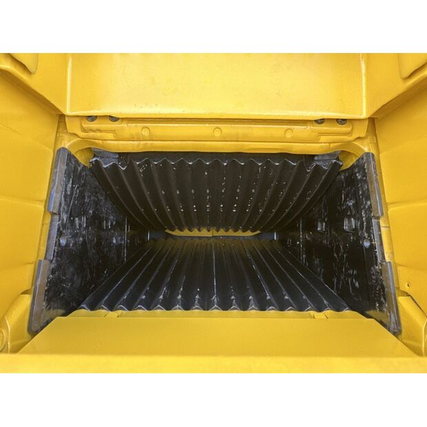 2006 Komatsu BR380JG-1E0-42489678