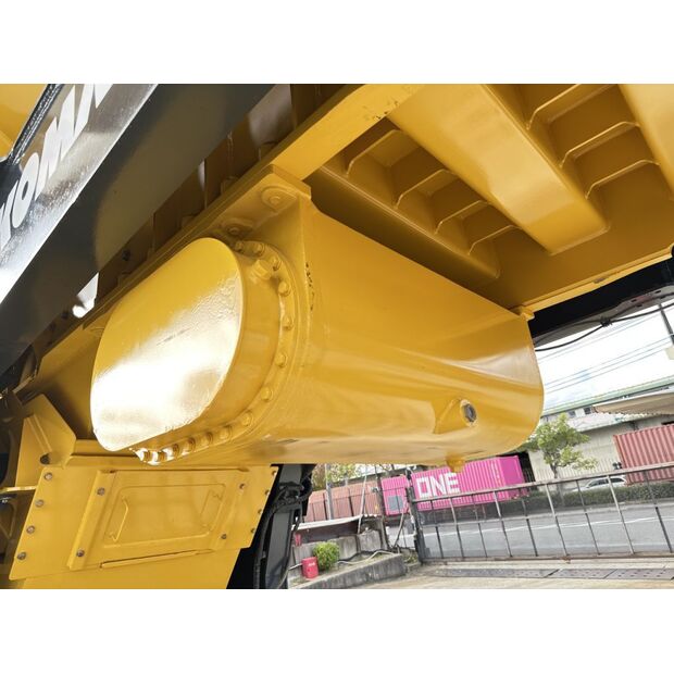 2006 Komatsu BR380JG-1E0-42489684