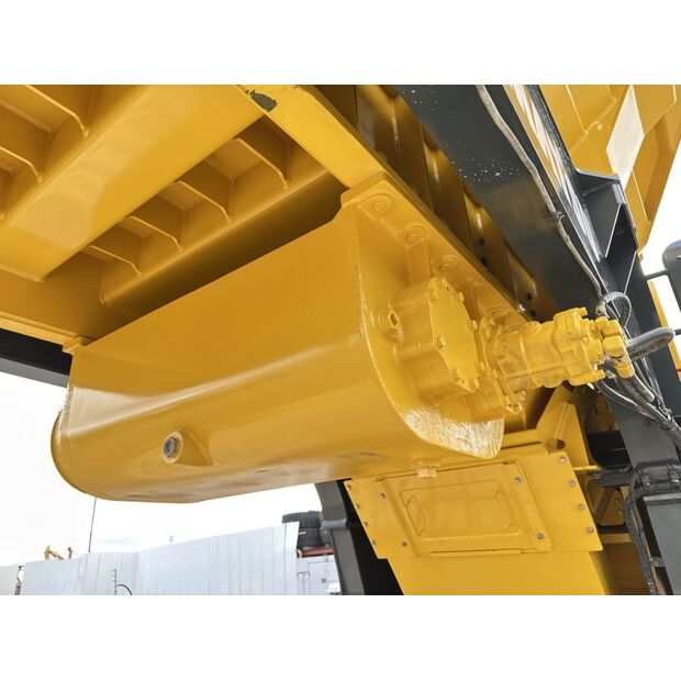 2006 Komatsu BR380JG-1E0-42489685