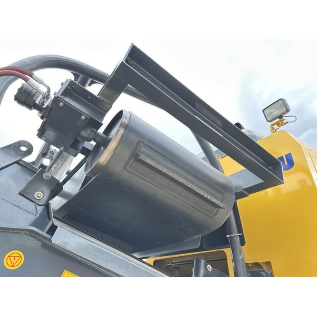 2006 Komatsu BR380JG-1E0-42489687