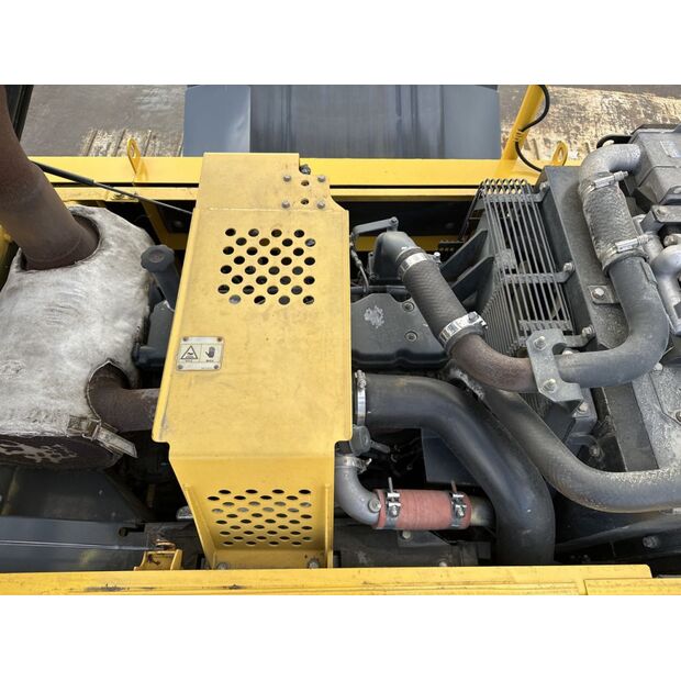 2006 Komatsu BR380JG-1E0-42489689