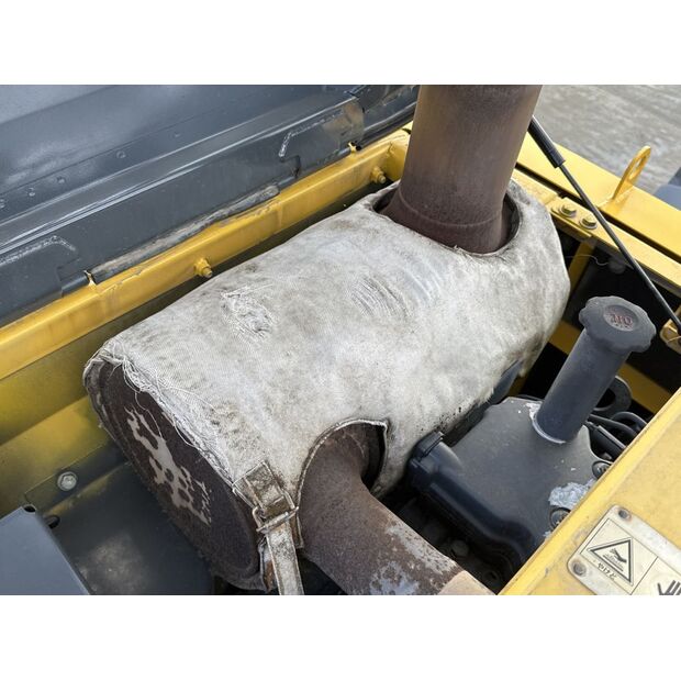 2006 Komatsu BR380JG-1E0-42489692