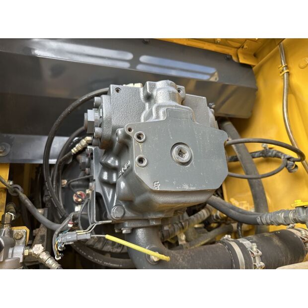 2006 Komatsu BR380JG-1E0-42489695