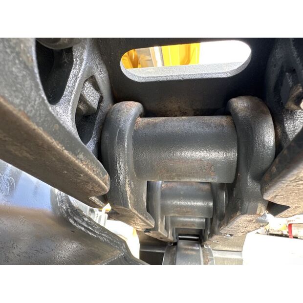 2006 Komatsu BR380JG-1E0-42489711
