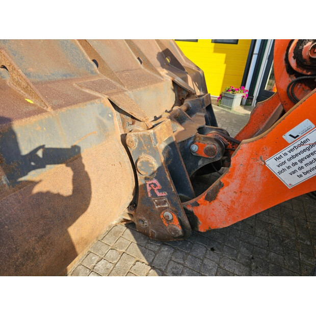 2007 هيتاشى ZW220-42489861