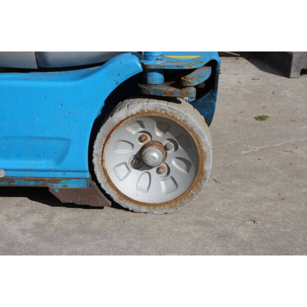 2015 Genie GR26J-42490074