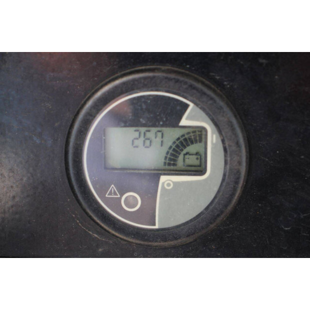 2015 Genie GR26J-42490078