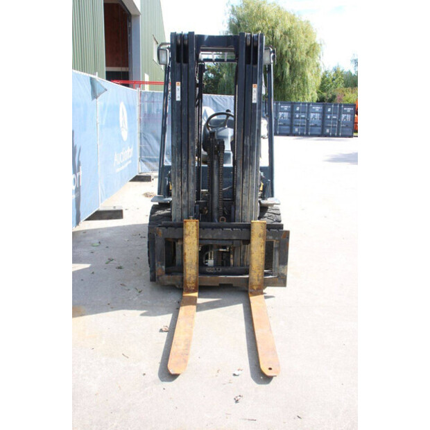 2006 Doosan D30S-3-42490123