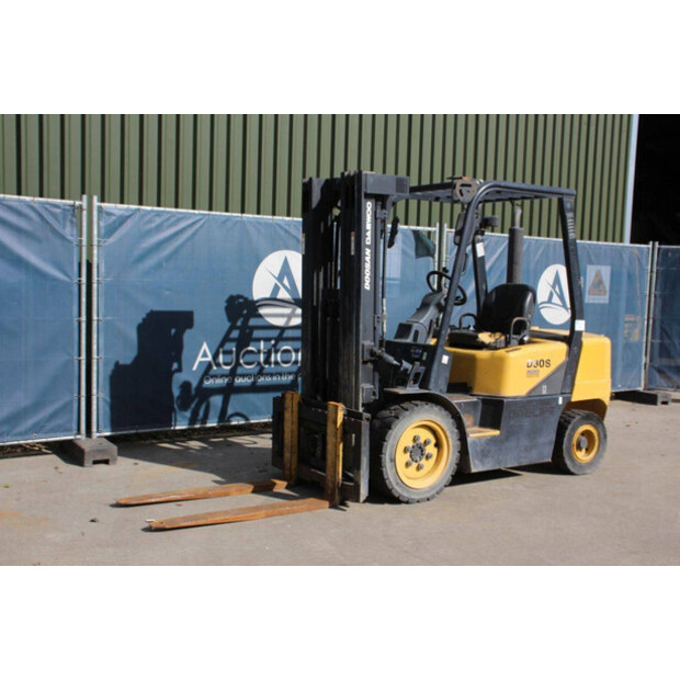 2006 Doosan D30S-3-42490124