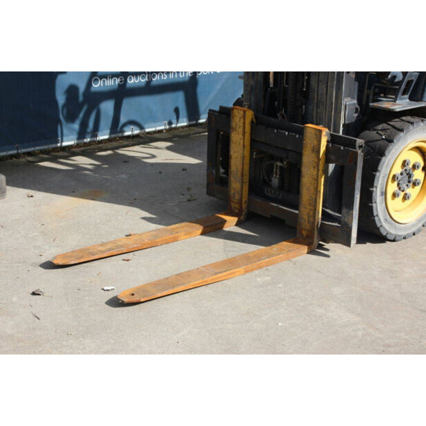 2006 Doosan D30S-3-42490125