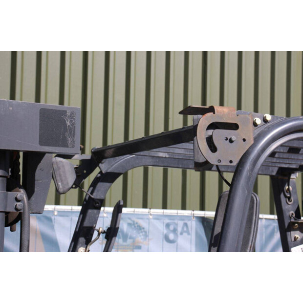 2006 Doosan D30S-3-42490128