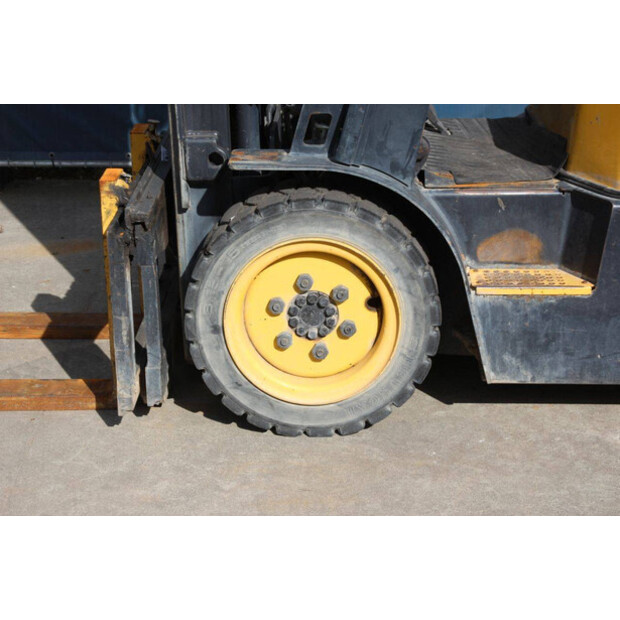 2006 Doosan D30S-3-42490129