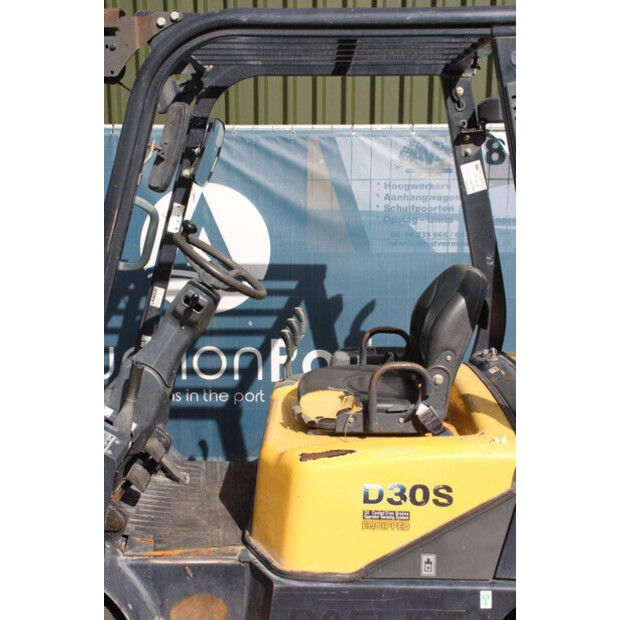 2006 Doosan D30S-3-42490135