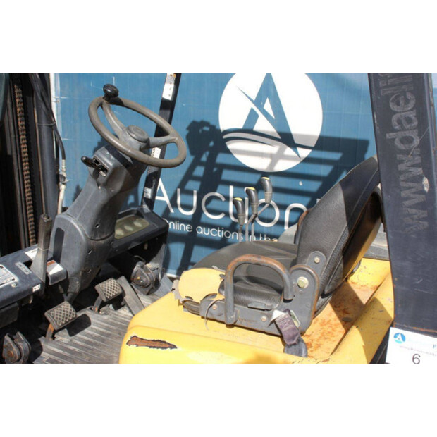 2006 Doosan D30S-3-42490136
