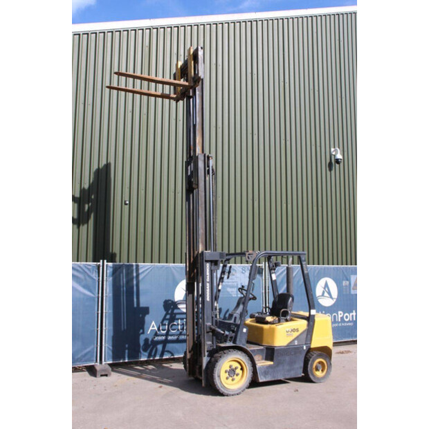 2006 Doosan D30S-3-42490143