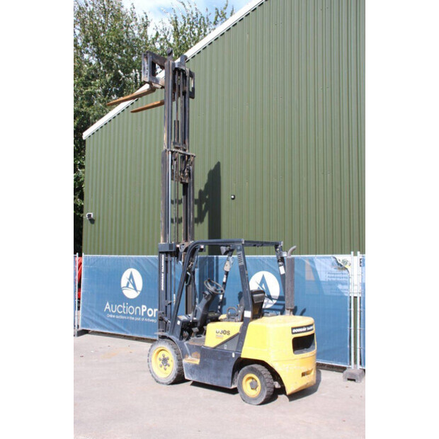 2006 Doosan D30S-3-42490145
