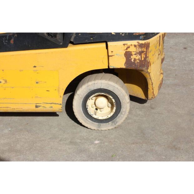 2015 Yale GDP25LX-42490194