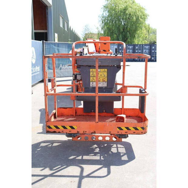 2011 JLG E400AJPN-42490402