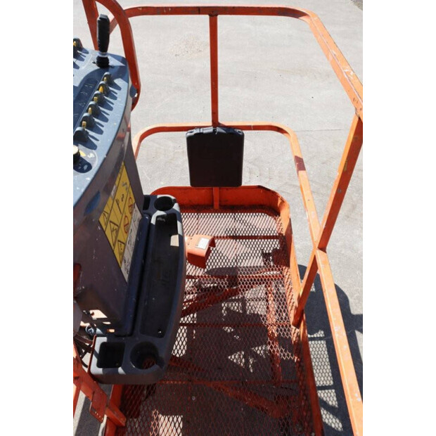 2011 JLG E400AJPN-42490405