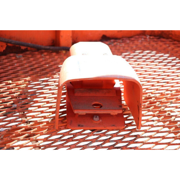 2011 JLG E400AJPN-42490407