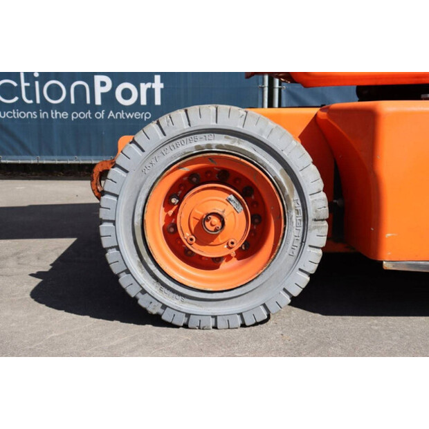 2011 JLG E400AJPN-42490409