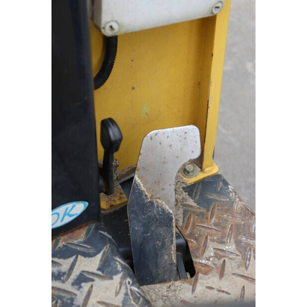 2017 YANMAR C12R-B-42491581