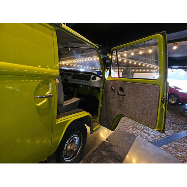 1976 Volkswagen T2I-42492802
