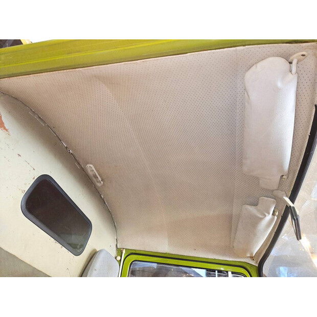 1976 Volkswagen T2I-42492806